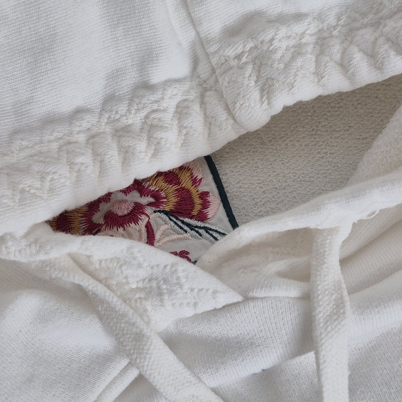 Johnny Was Cleo Short Sleeve Embroidered White French Terry Hoodie - Size S - Picture 7 of 16